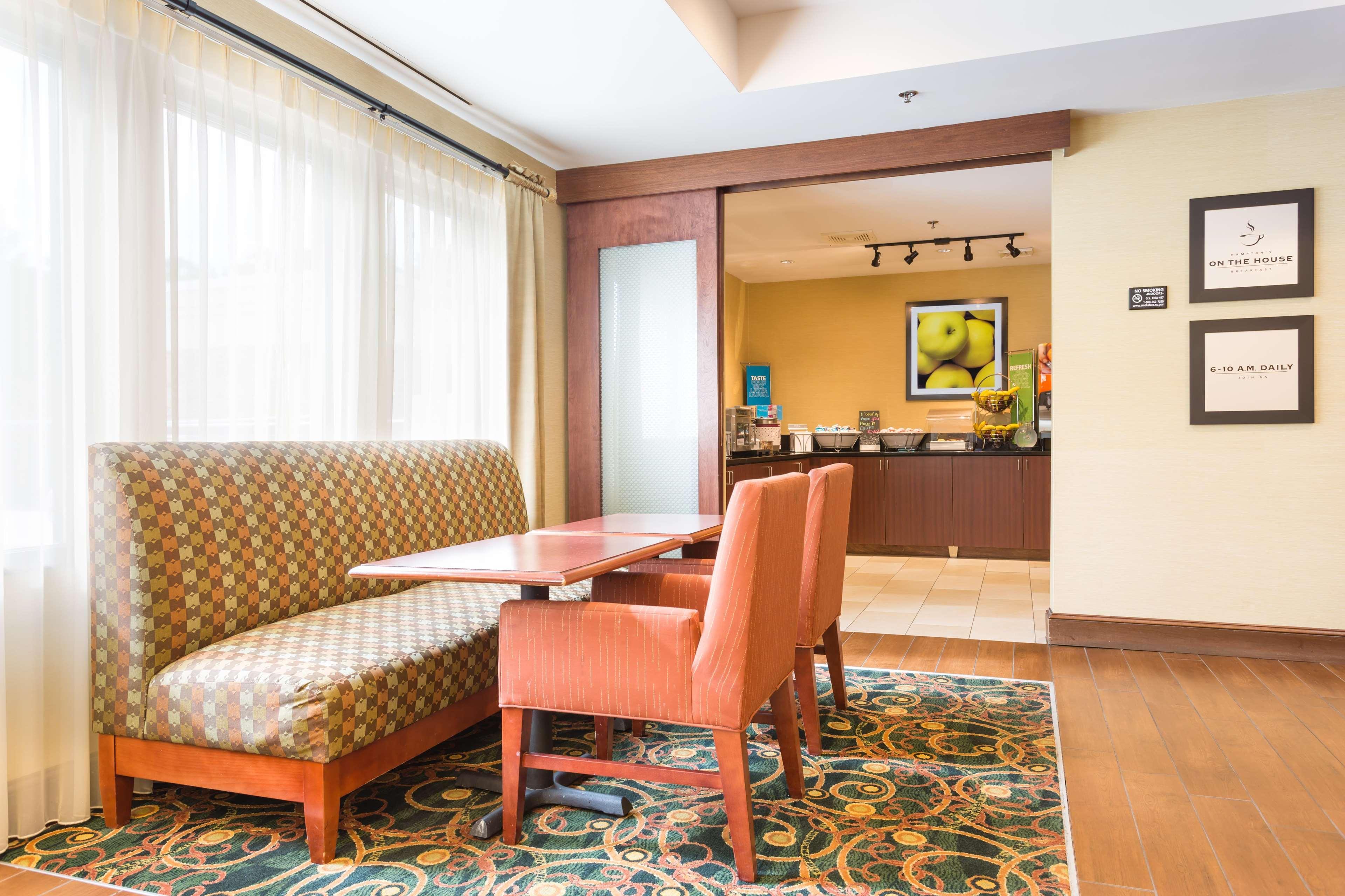 Hampton Inn Havelock Exterior photo